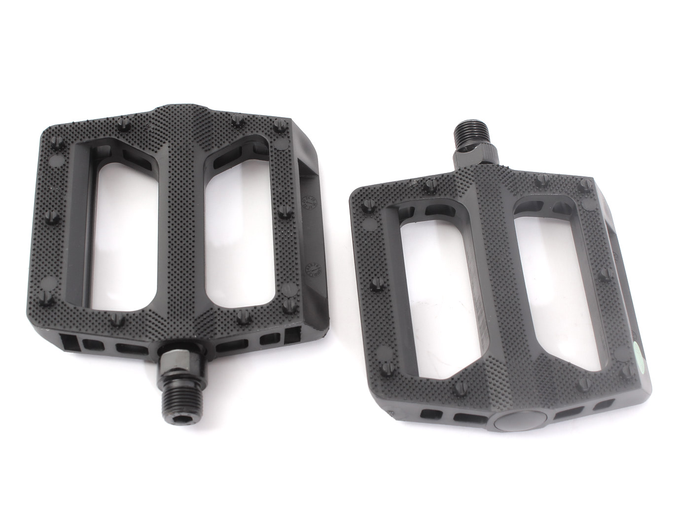 Nebeneinanderliegende BMX Pedale aus PVC mit 4130 CrMo Achse