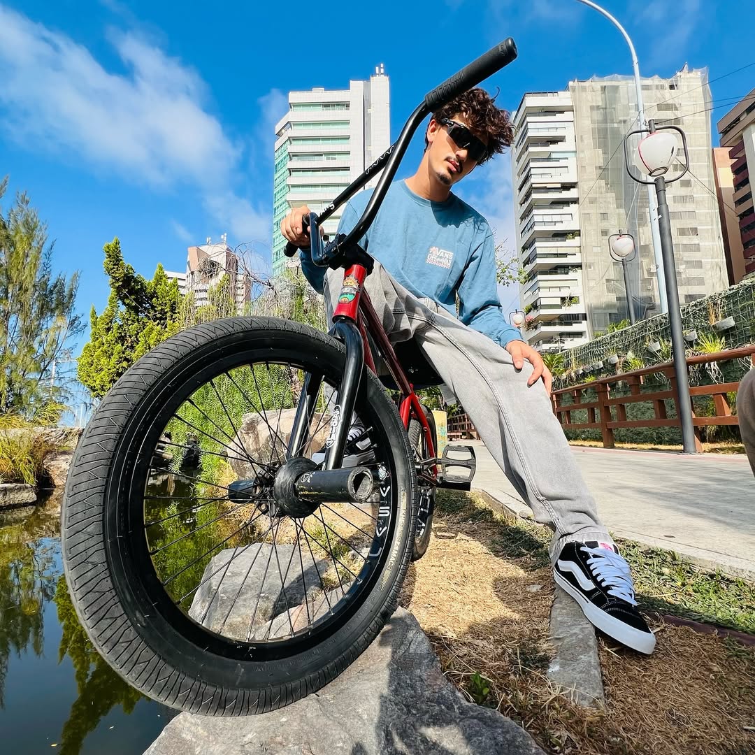 Juego de ruedas BMX incl. neumáticos KHE MAC3 20 pulgadas 14mm / 10mm S/B