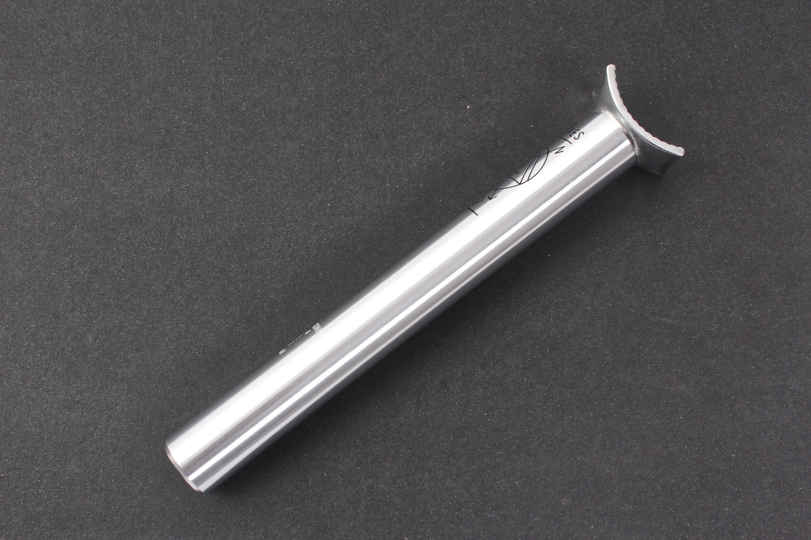 200mm lange BMX Sattelstange in Silber  200mm lange BMX Sattelstange in Silber