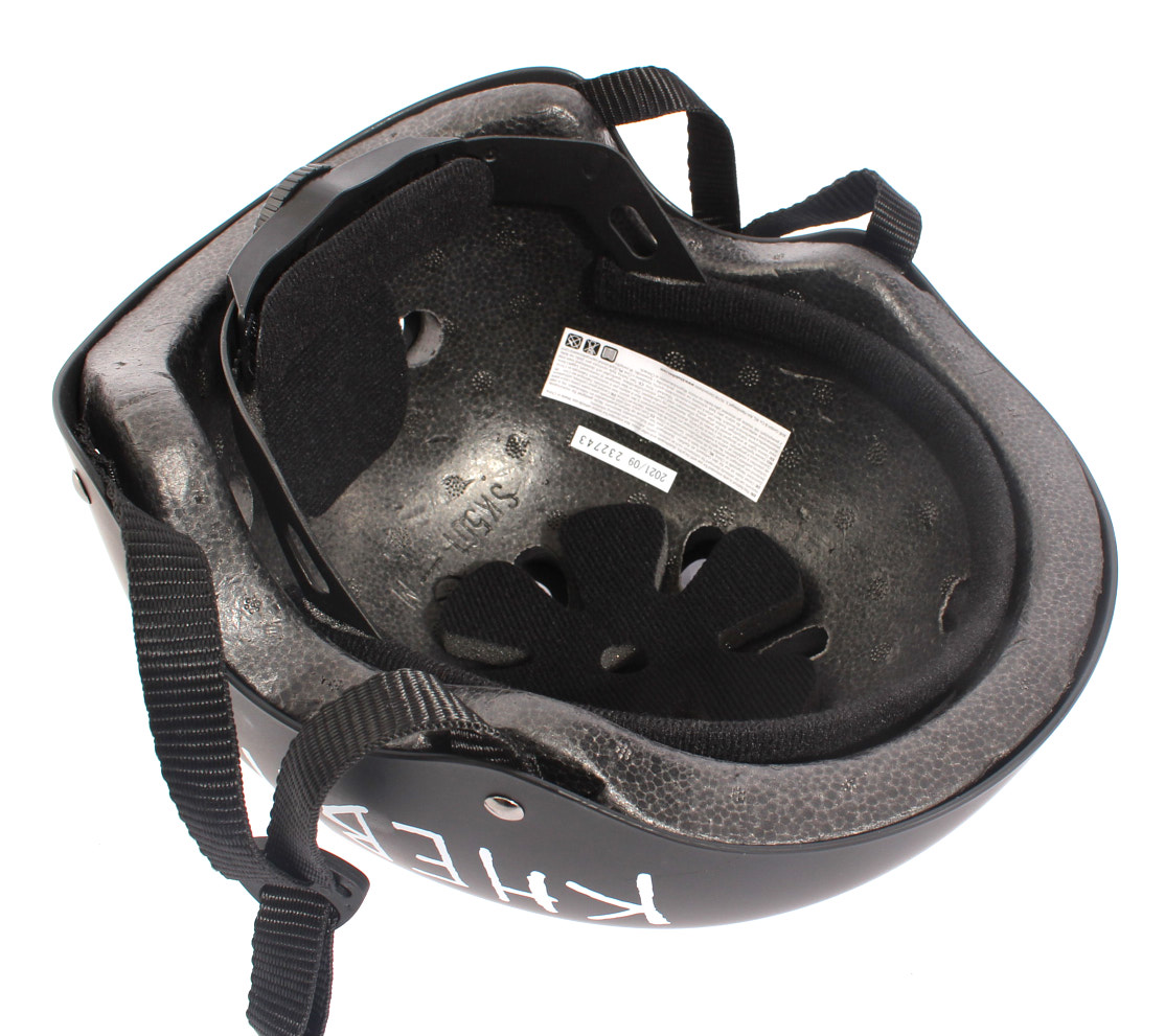 Helm mit Stoffeinlagen und EPS Schaum Helm mit Stoffeinlagen und EPS Schaum