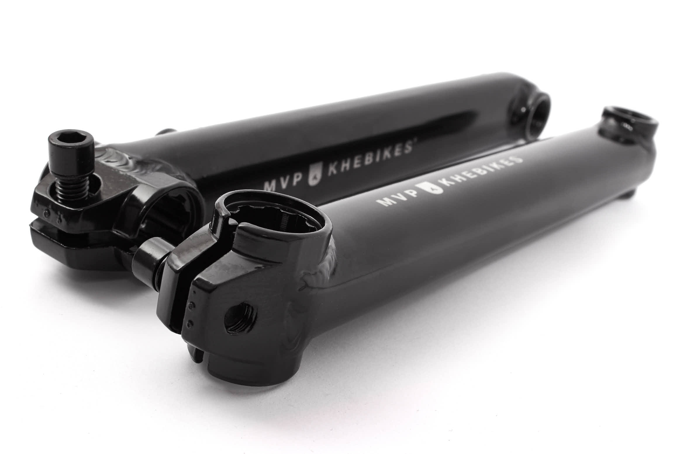 Schwarze Kurbelarme mit 8 Zahngewinde und Feststellschraube