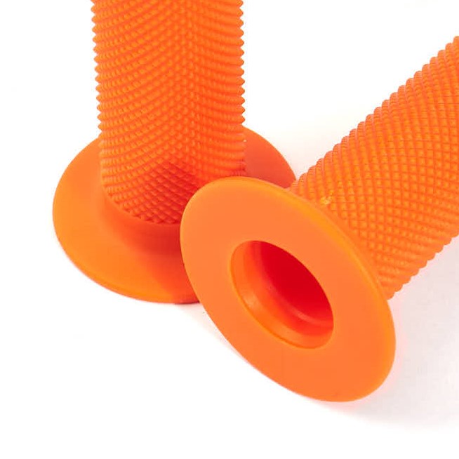 Nahaufnahme Grifföffnung in Orange  Nahaufnahme Grifföffnung in Orange