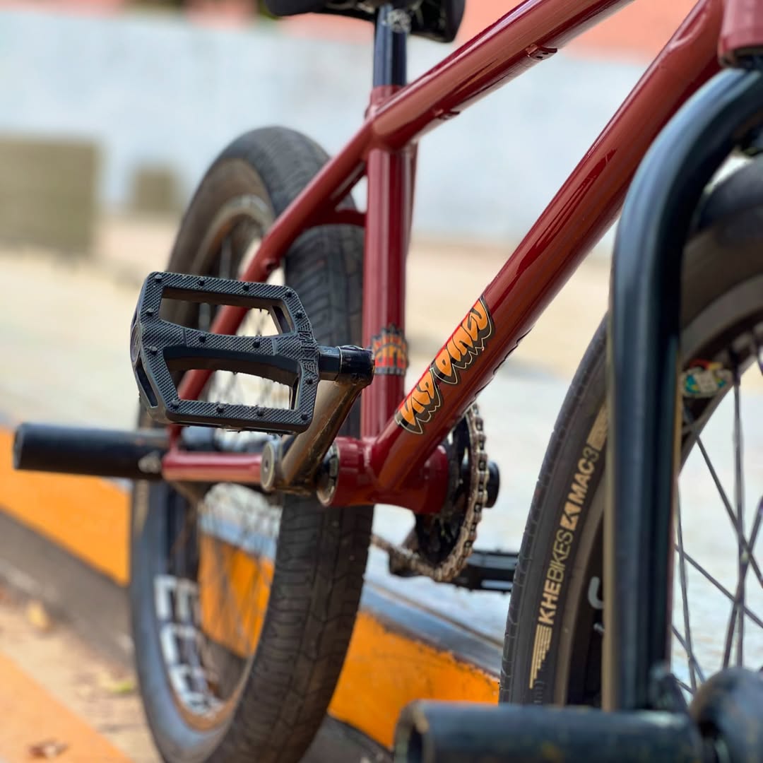 Juego de ruedas BMX incl. neumáticos KHE MAC3 20 pulgadas 14mm / 10mm S/B